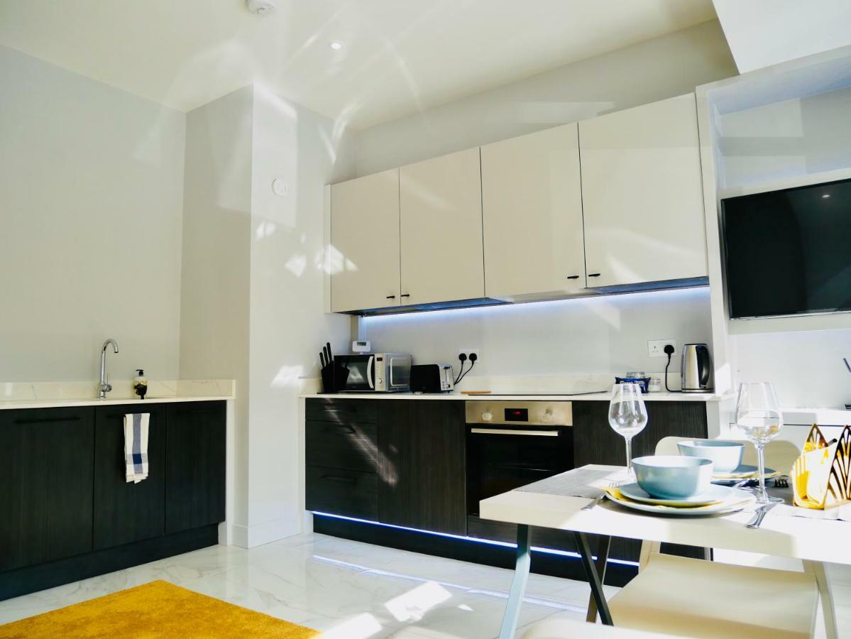 Luxury 3 Bedroom Apartment Near Bournemouth Beach & Poole Exterior photo